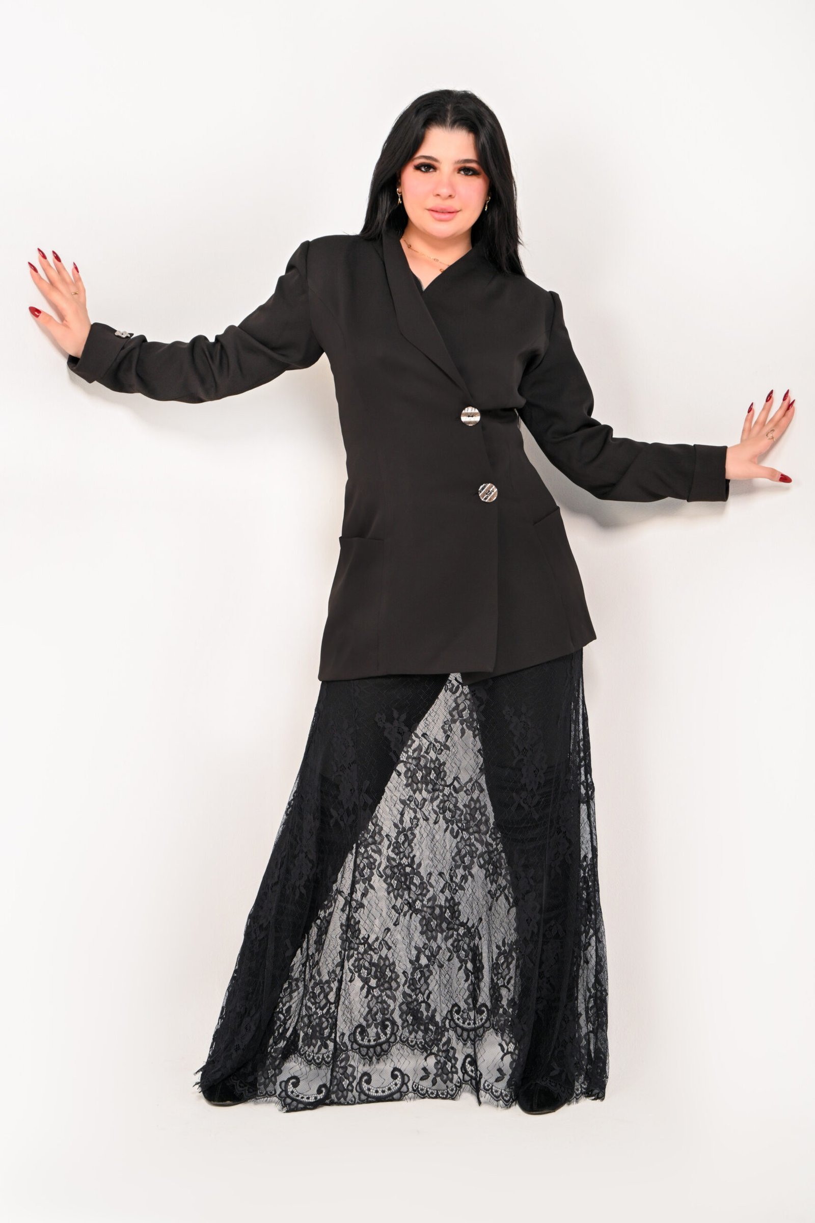 Grace - Elegant in Black